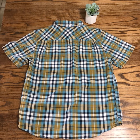 Men’s North Face short sleeve button up - Picture 2 of 5